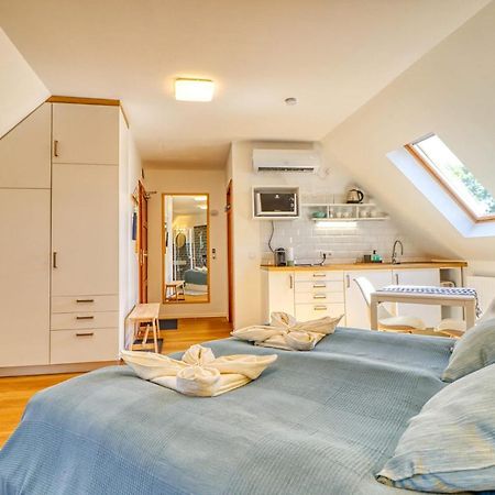 Barka Apartman Eger Esterno foto