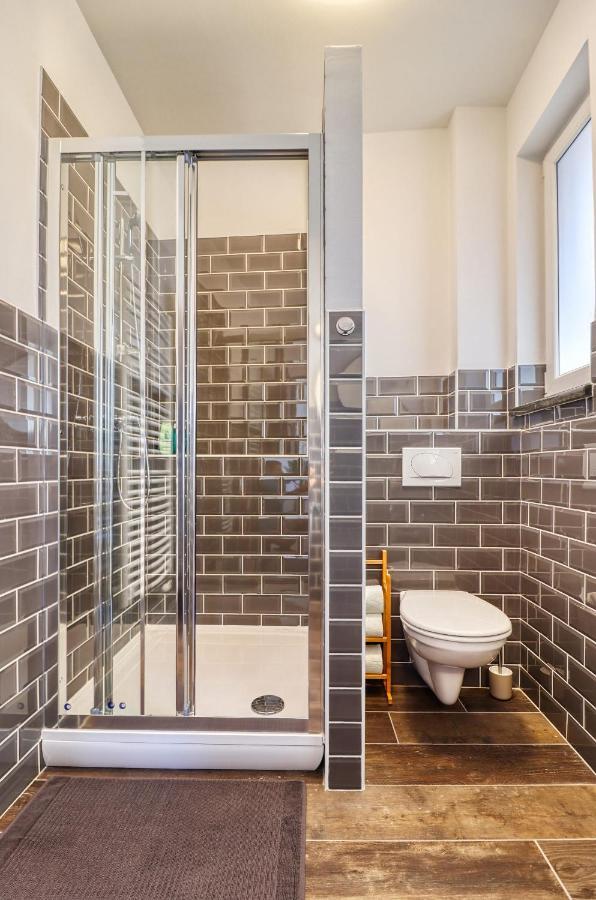 Barka Apartman Eger Esterno foto