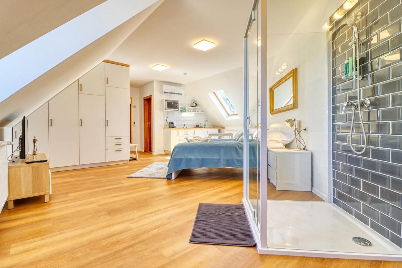 Barka Apartman Eger Esterno foto