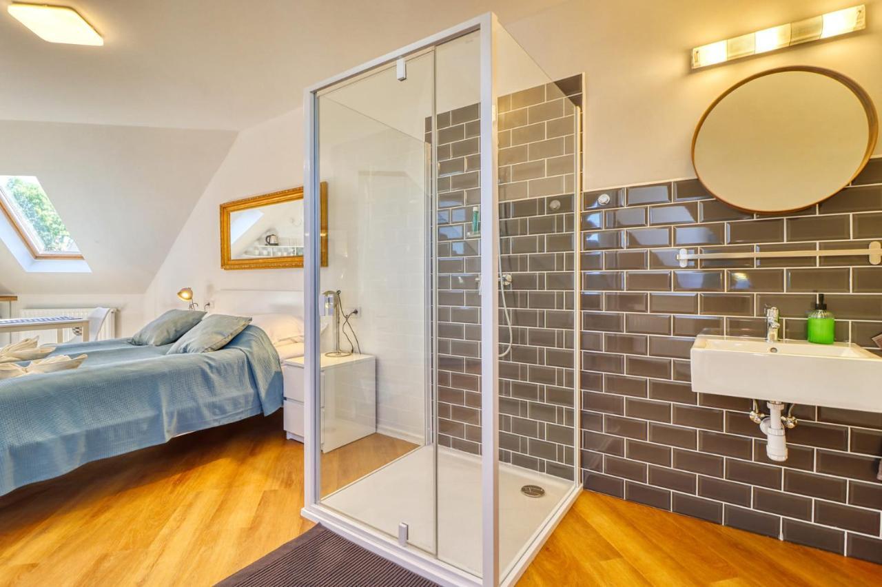 Barka Apartman Eger Esterno foto