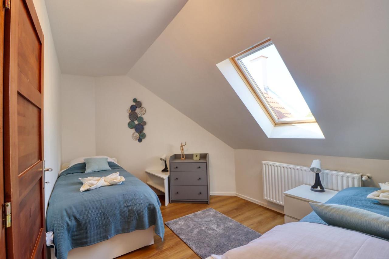 Barka Apartman Eger Esterno foto