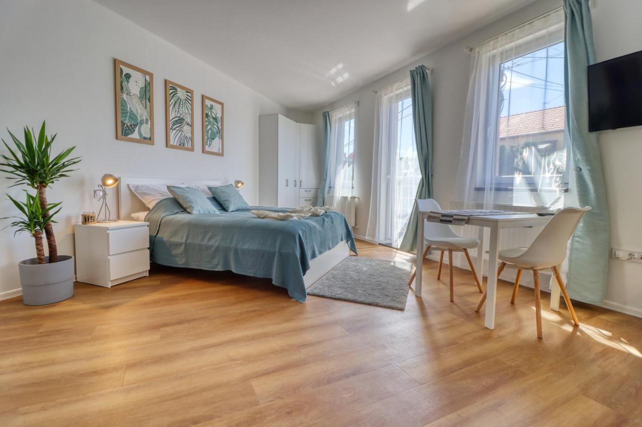 Barka Apartman Eger Esterno foto