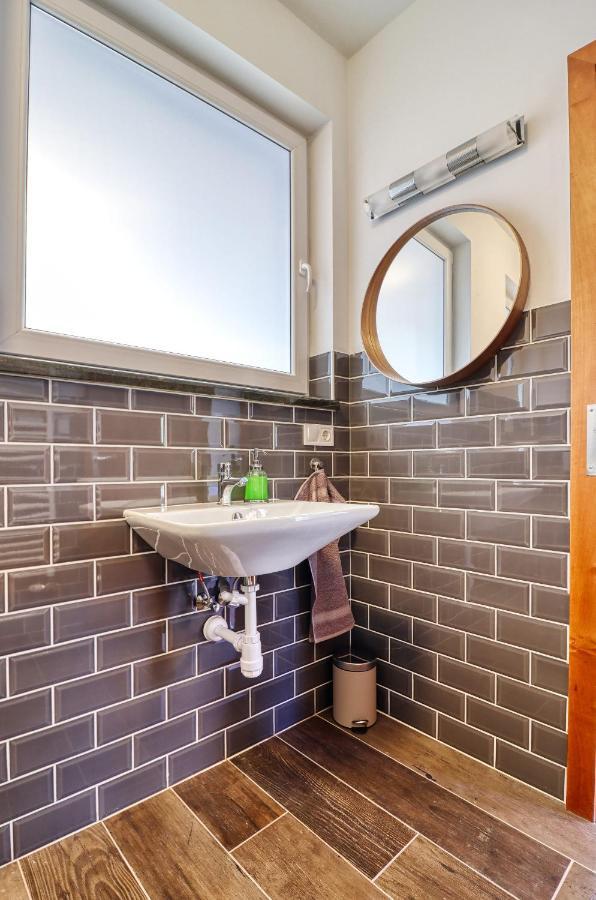 Barka Apartman Eger Esterno foto