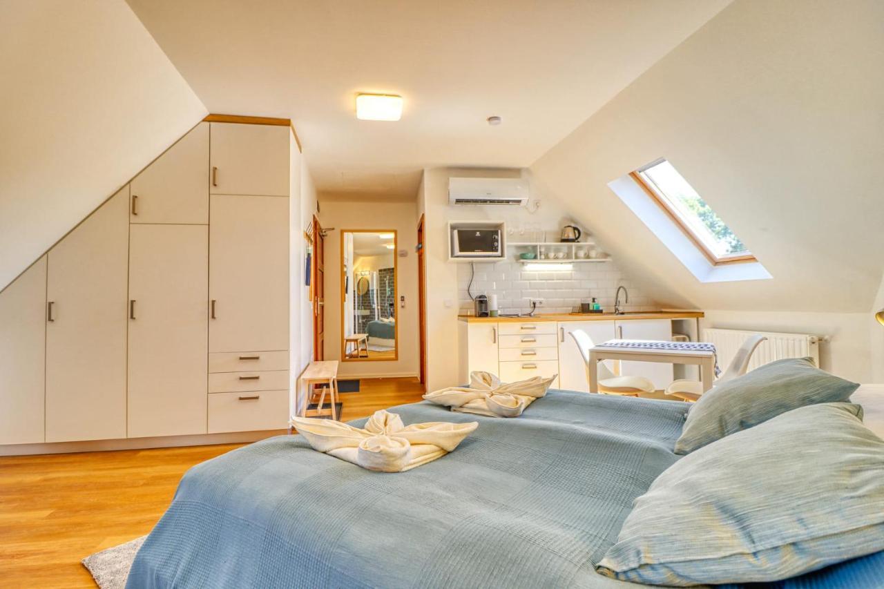 Barka Apartman Eger Esterno foto