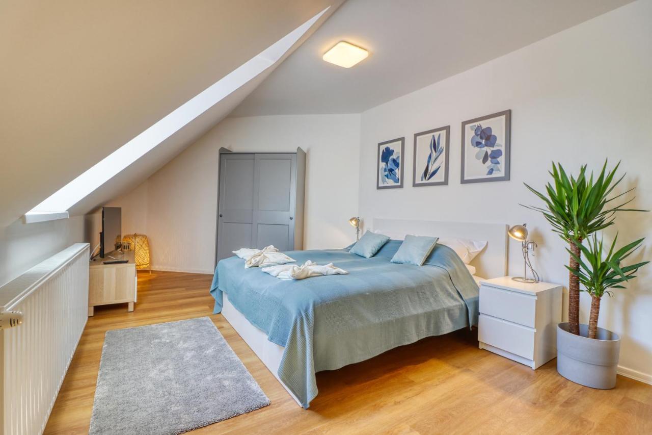 Barka Apartman Eger Esterno foto
